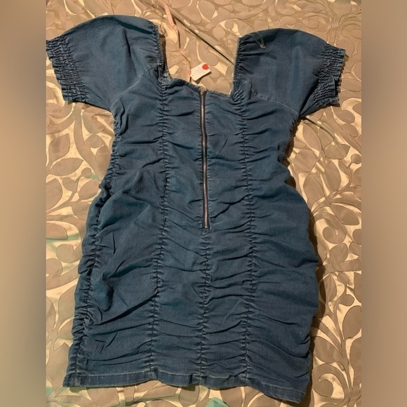 NWT Denim Ruched zip up back stretchy mini dress large , off shoulder - Picture 2 of 7